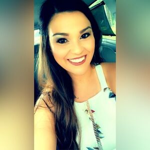 Meet your Posher, Kayla